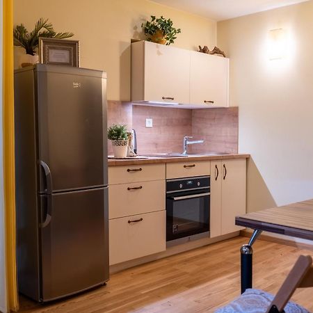 Cozy Suite With Inner Yard VNO Buitenkant foto
